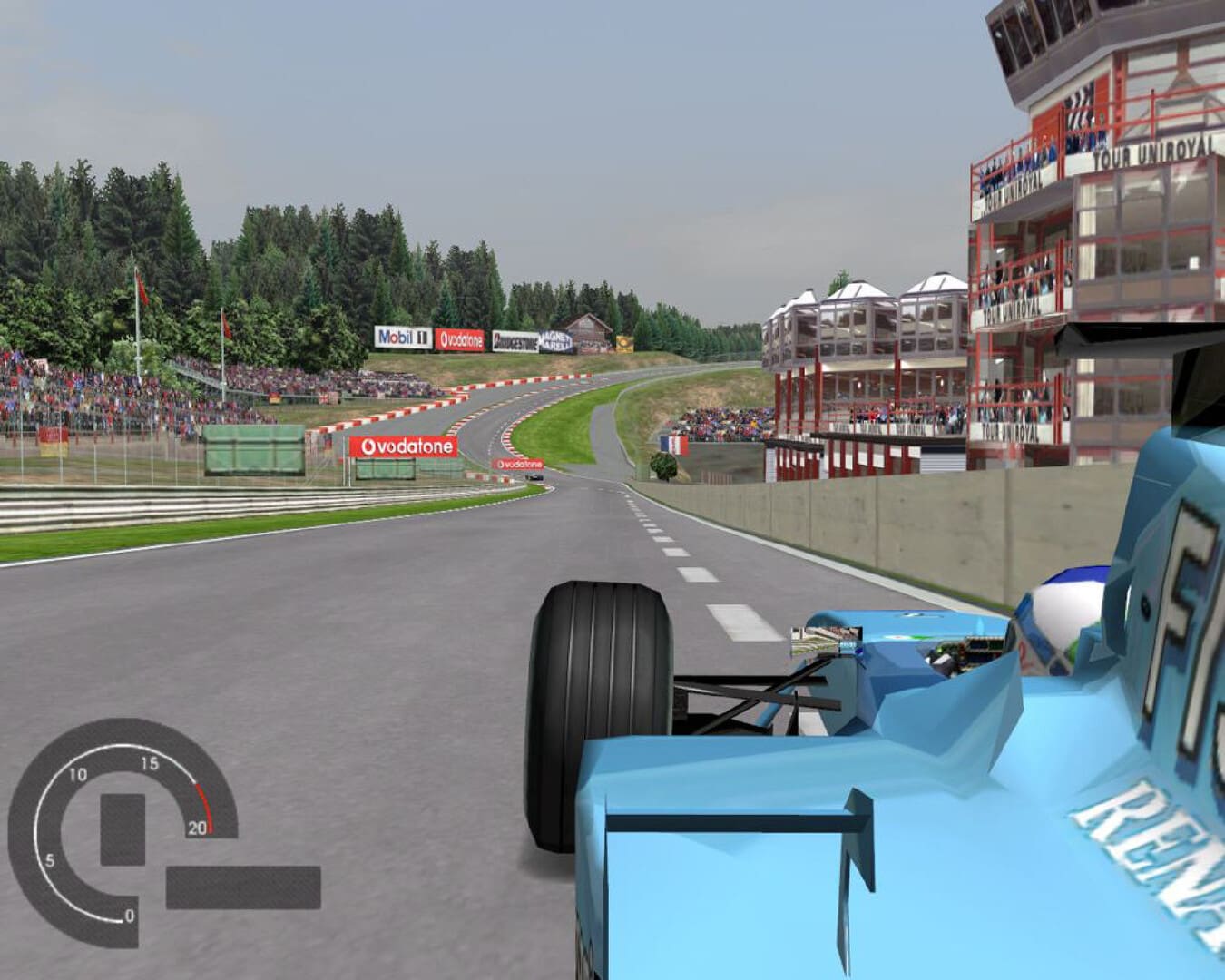 Geoff Crammond GCR screenshot showing front view of track from car